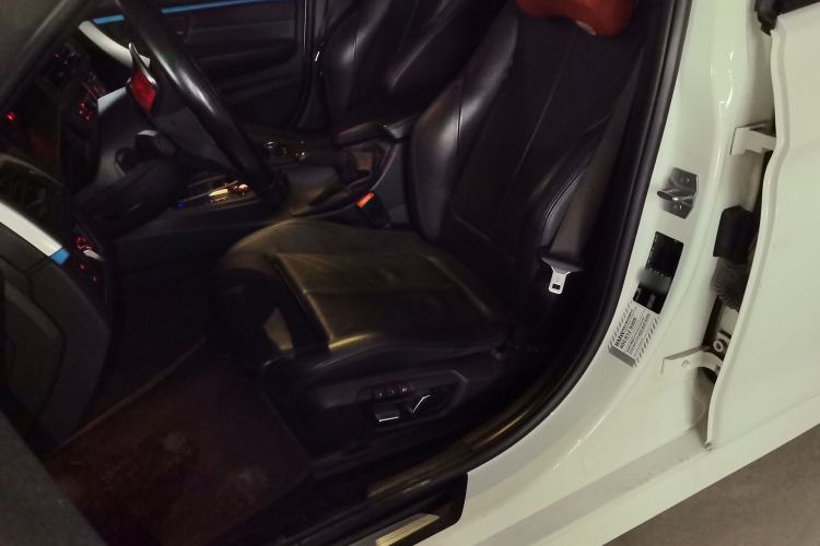 Used BMW 3 Series 2019 320i M Sport Package Left Front Seat