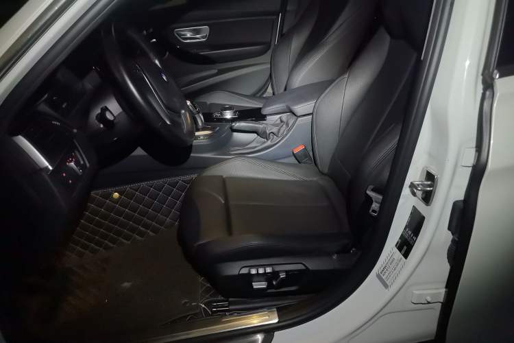 Used BMW 3 Series 2019 320Li Fashion Model Left Front Seat