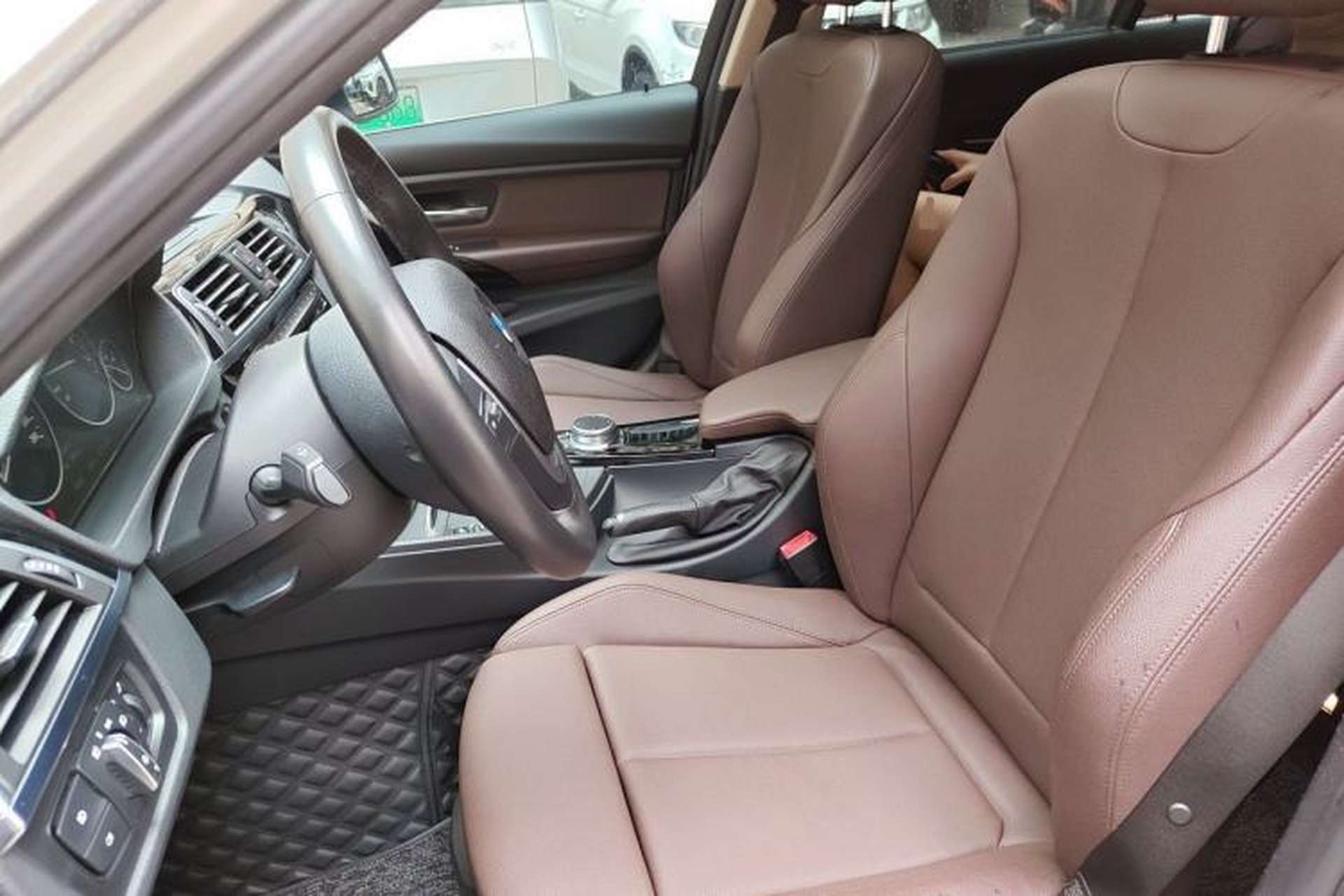 Used BMW 3 Series 2019 320Li Fashion Model Left Front Seat