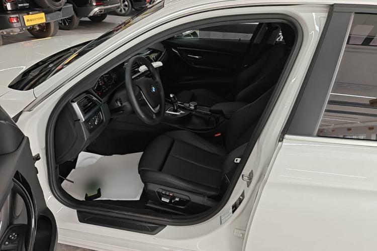 Used BMW 3 Series 2019 320Li Fashion Model Left Front Seat