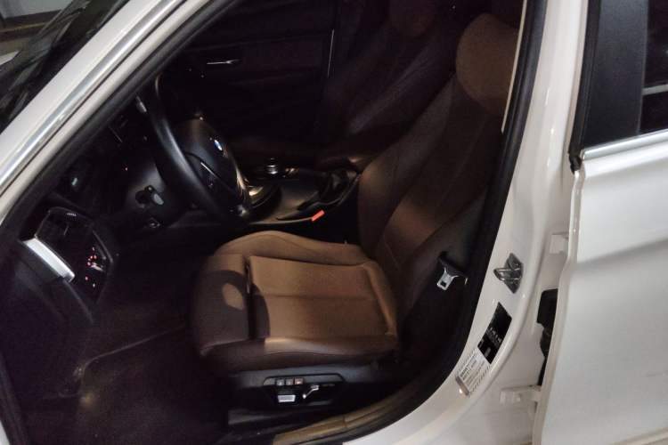 Used BMW 3 Series 2019 320Li Fashion Model Left Front Seat