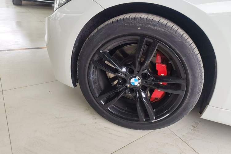 Used BMW 3 Series 2019 320i M Sport Night Edition Left Front Wheel Hub