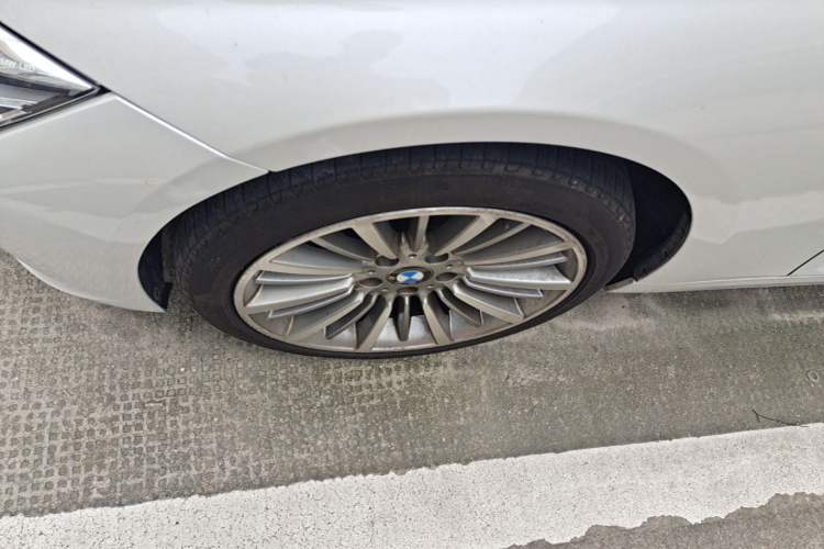 Used BMW 3 Series 2019 320Li Fashion Model Left Front Wheel Hub