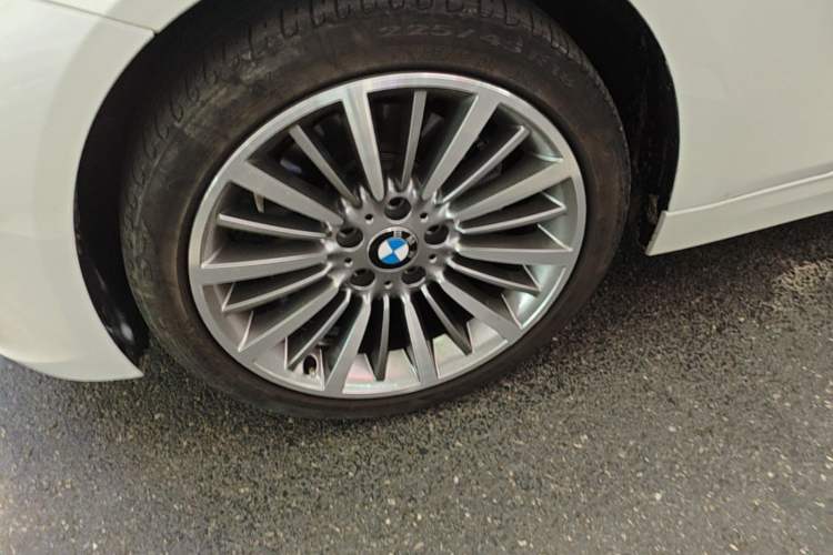 Used BMW 3 Series 2019 320Li Fashion Model Left Front Wheel Hub