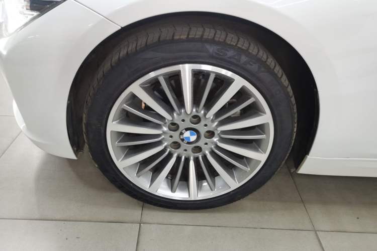 Used BMW 3 Series 2019 320Li Fashion Model Left Front Wheel Hub