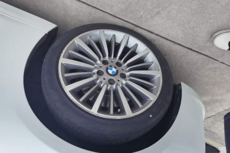 Used BMW 3 Series 2019 320Li Fashion Model Left Front Wheel Hub