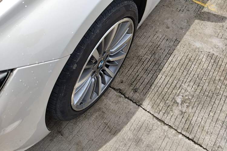 Used BMW 3 Series 2019 320Li Fashion Model Left Front Wheel Hub