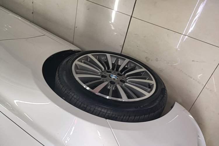 Used BMW 3 Series 2019 320Li xDrive Fashion Model Left Front Wheel Hub