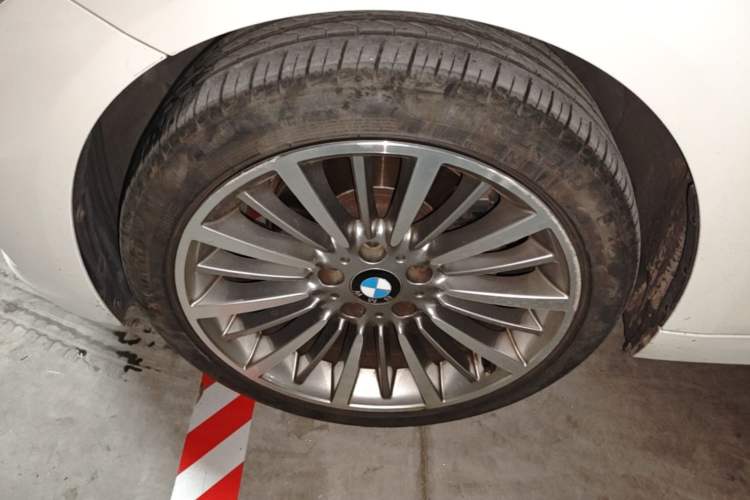 Used BMW 3 Series 2019 320Li Fashion Model Left Front Wheel Hub