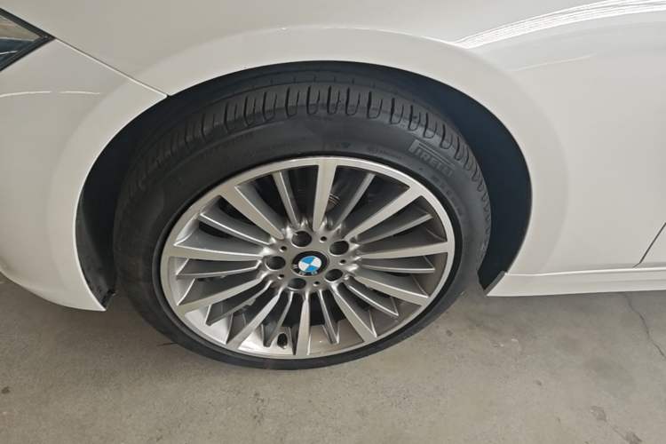 Used BMW 3 Series 2019 320Li Fashion Model Left Front Wheel Hub