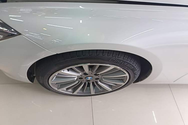 Used BMW 3 Series 2019 320Li Fashion Model Left Front Wheel Hub