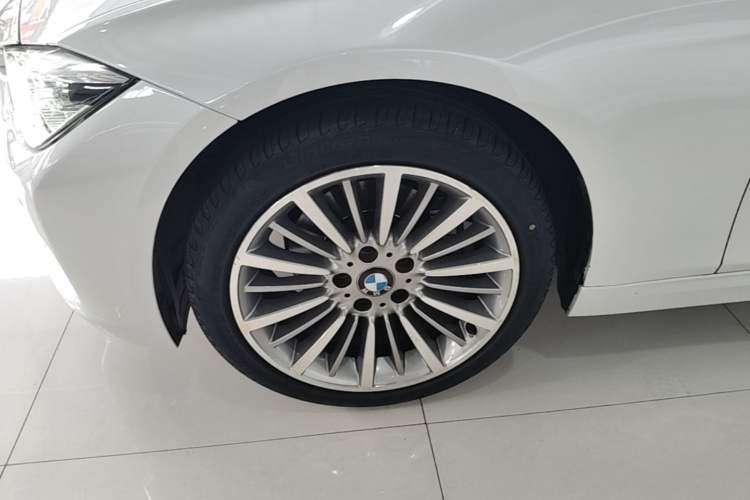 Used BMW 3 Series 2019 320Li Fashion Model Left Front Wheel Hub