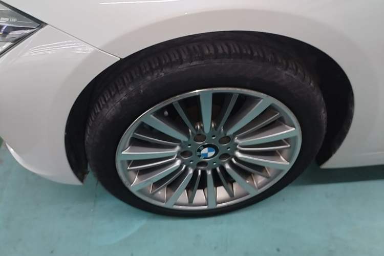 Used BMW 3 Series 2019 320Li Fashion Model Left Front Wheel Hub