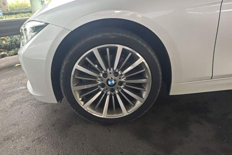 Used BMW 3 Series 2019 320Li Fashion Model Left Front Wheel Hub