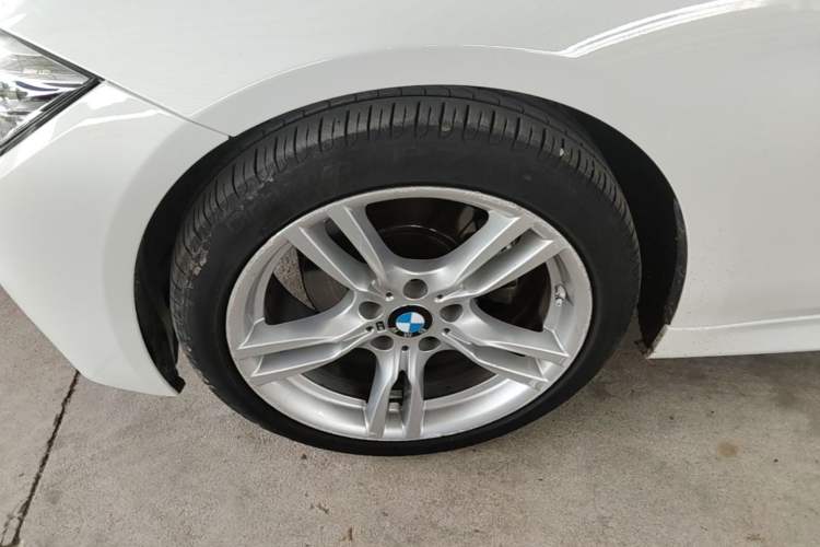 Used BMW 3 Series 2019 320i M Sport Package Left Front Wheel Hub