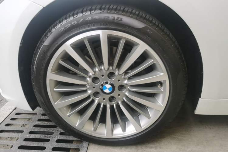 Used BMW 3 Series 2019 320Li Fashion Model Left Front Wheel Hub