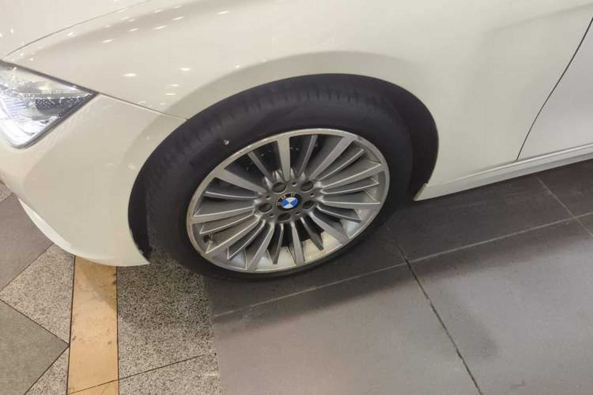 Used BMW 3 Series 2019 320Li Fashion Model Left Front Wheel Hub