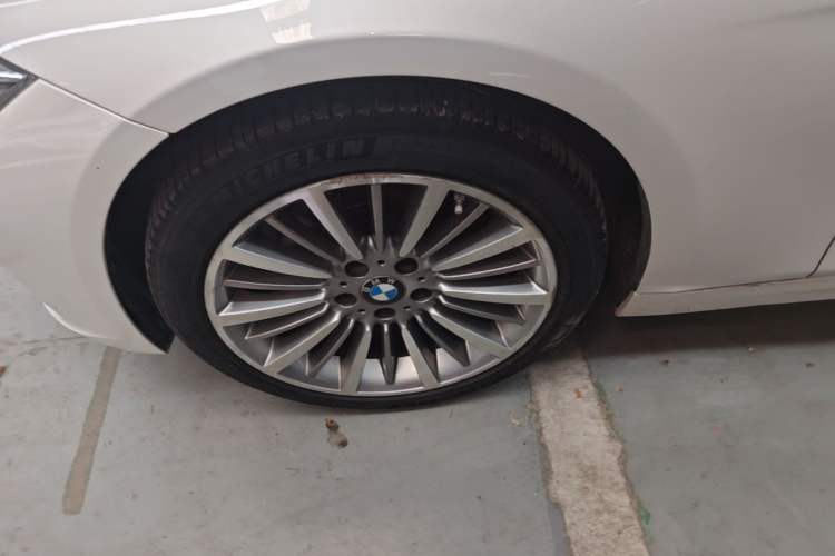 Used BMW 3 Series 2019 320Li Fashion Model Left Front Wheel Hub