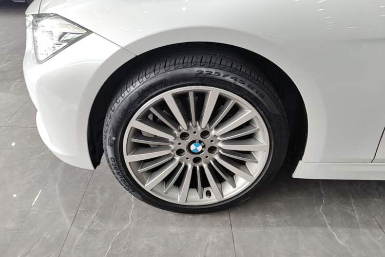 Used BMW 3 Series 2019 320Li Fashion Model Left Front Wheel Hub
