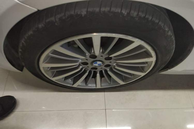 Used BMW 3 Series 2019 320Li Fashion Model Left Front Wheel Hub