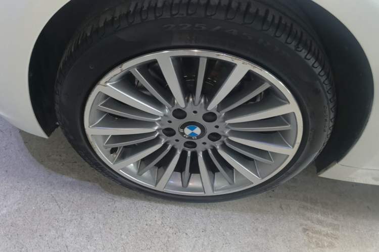 Used BMW 3 Series 2019 320Li Fashion Model Left Front Wheel Hub