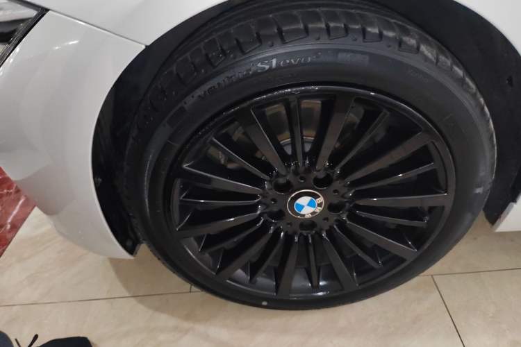 Used BMW 3 Series 2019 320Li Fashion Model Left Front Wheel Hub