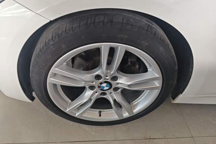Used BMW 3 Series 2019 320i M Sport Package Left Front Wheel Hub