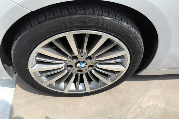Used BMW 3 Series 2019 320Li Fashion Model Left Front Wheel Hub