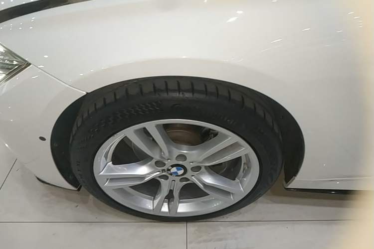 Used BMW 3 Series 2019 320i M Sport Package Left Front Wheel Hub