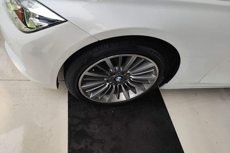 Used BMW 3 Series 2019 320Li Fashion Model Left Front Wheel Hub
