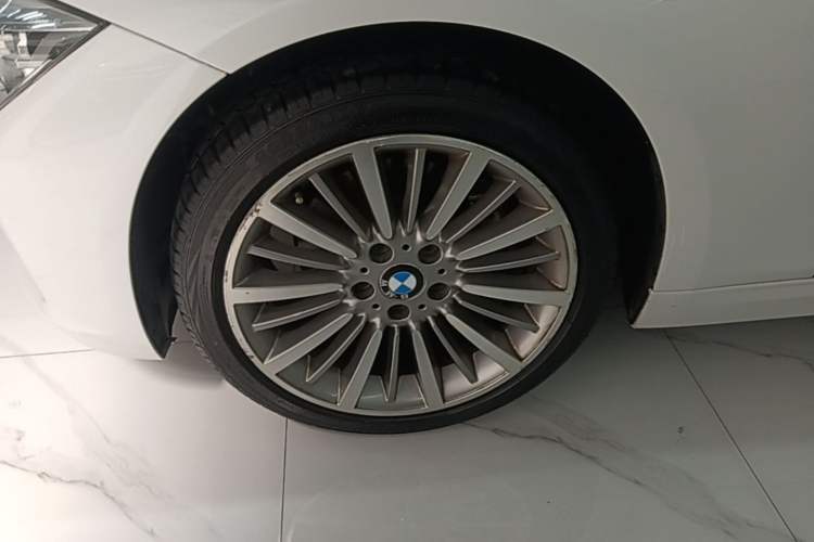 Used BMW 3 Series 2019 320Li Fashion Model Left Front Wheel Hub