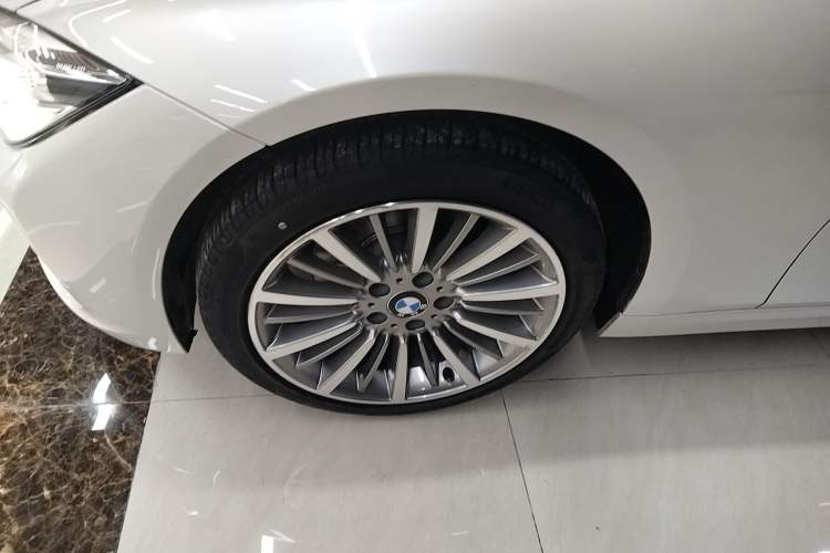 Used BMW 3 Series 2019 320Li Fashion Model Left Front Wheel Hub