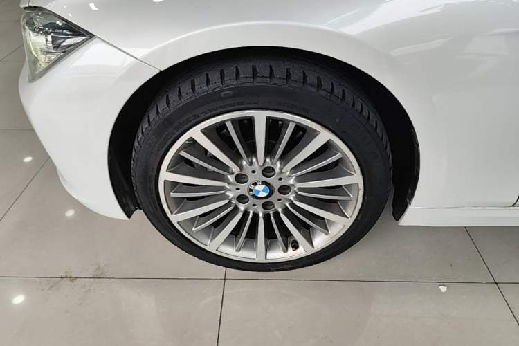 Used BMW 3 Series 2019 320Li Fashion Model Left Front Wheel Hub
