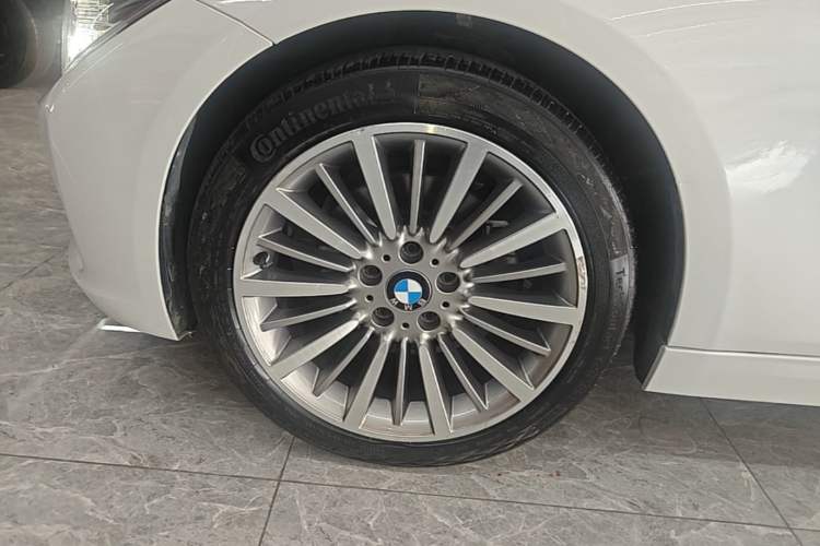 Used BMW 3 Series 2019 320Li Fashion Model Left Front Wheel Hub
