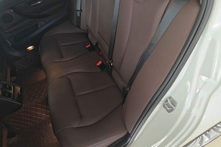 Used BMW 3 Series 2019 320Li Fashion Model Left Rear Seat