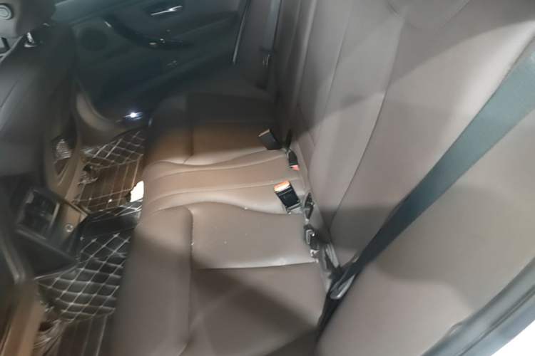 Used BMW 3 Series 2019 320Li Fashion Model Left Rear Seat