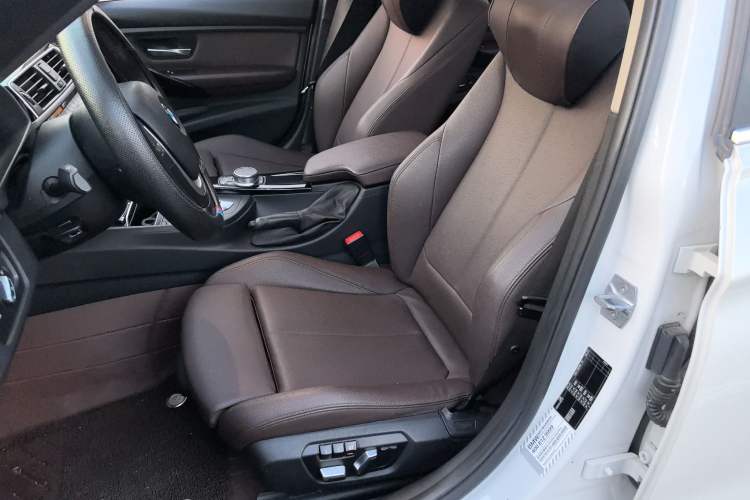Used BMW 3 Series 2019 320Li Fashion Model Left Rear Seat