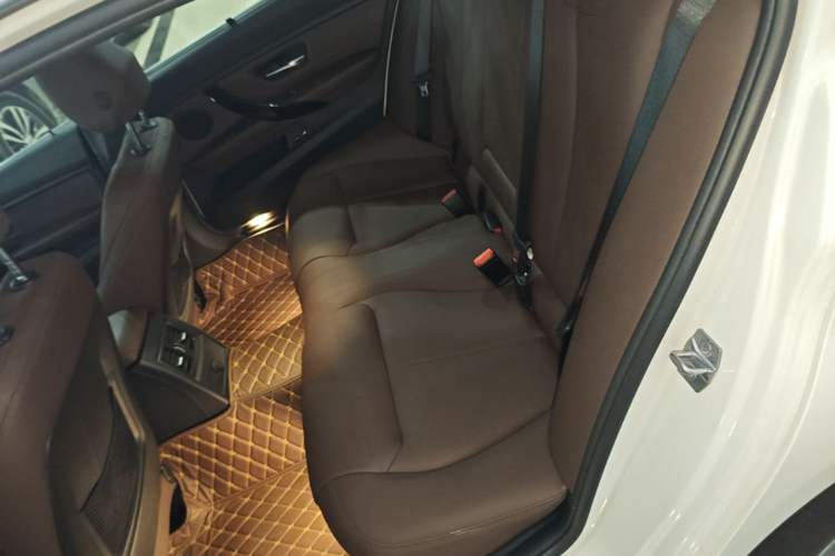 Used BMW 3 Series 2019 320Li Fashion Model Left Rear Seat