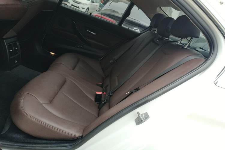Used BMW 3 Series 2019 320Li Fashion Model Left Rear Seat
