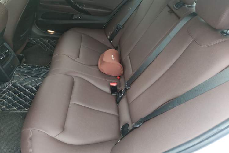 Used BMW 3 Series 2019 320Li Fashion Model Left Rear Seat