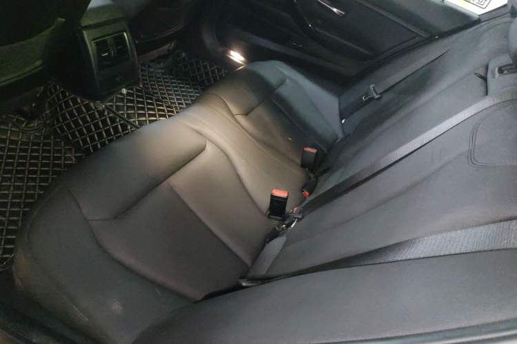 Used BMW 3 Series 2019 320Li Fashion Model Left Rear Seat