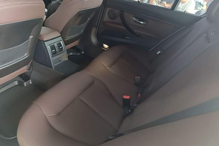 Used BMW 3 Series 2019 320Li Fashion Model Left Rear Seat
