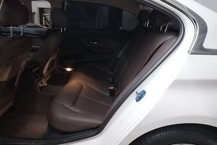 Used BMW 3 Series 2019 320Li M Luxury Package Left Rear Seat