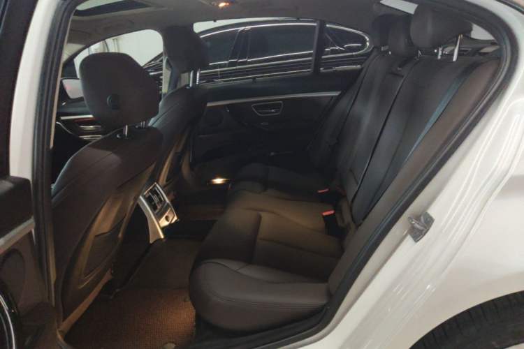 Used BMW 3 Series 2019 320Li Fashion Model Left Rear Seat