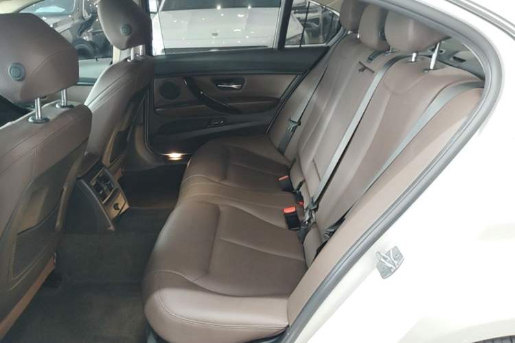Used BMW 3 Series 2019 320Li Fashion Model Left Rear Seat