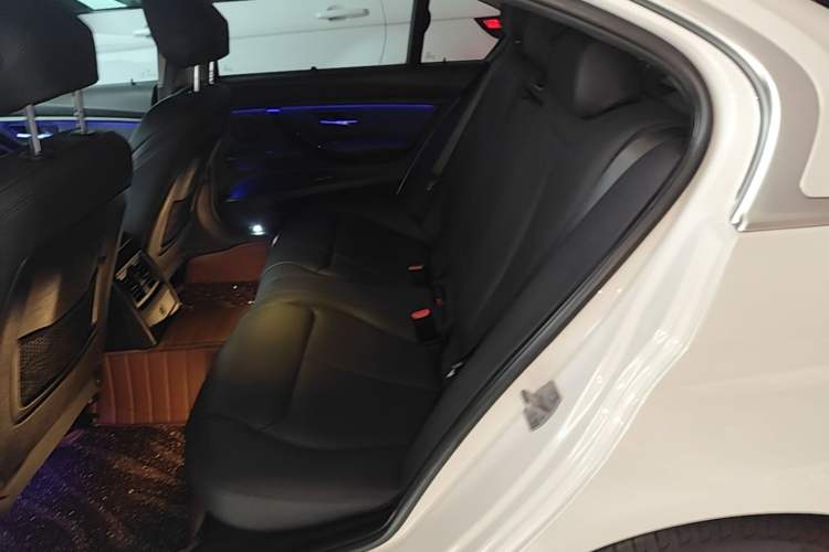 Used BMW 3 Series 2019 320Li Fashion Model Left Rear Seat