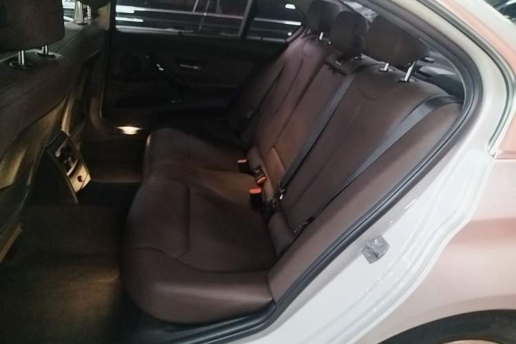 Used BMW 3 Series 2019 320Li Fashion Model Left Rear Seat