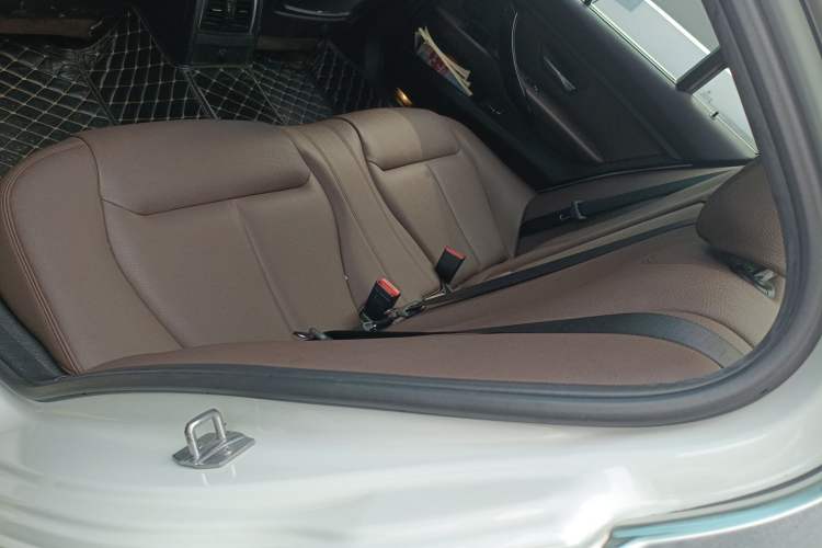 Used BMW 3 Series 2019 320Li Fashion Model Left Rear Seat