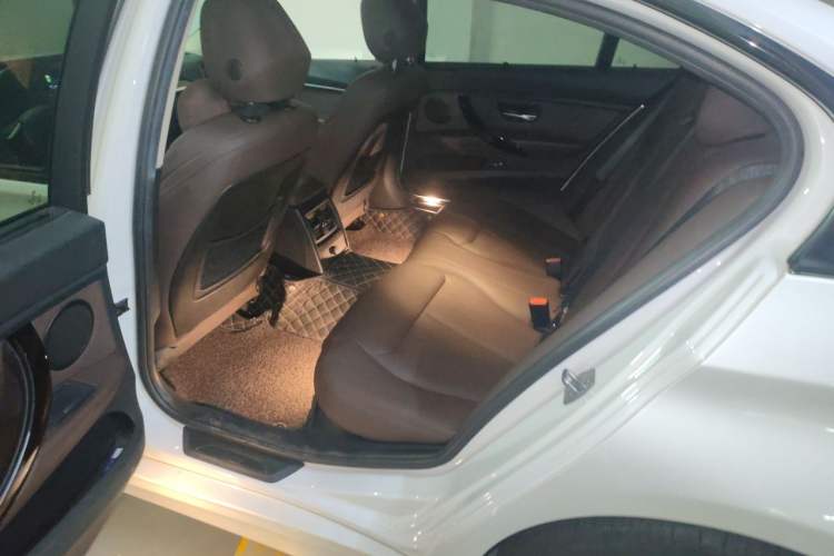 Used BMW 3 Series 2019 320Li Fashion Model Left Rear Seat