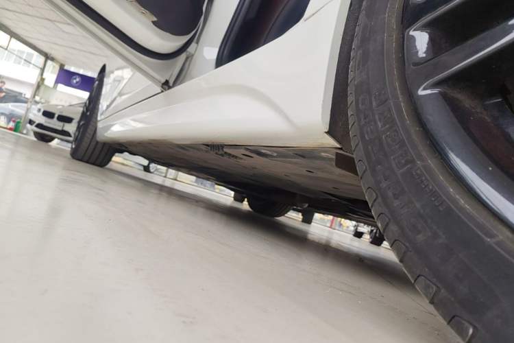 Used BMW 3 Series 2019 320i M Sport Night Edition Left Side Sill